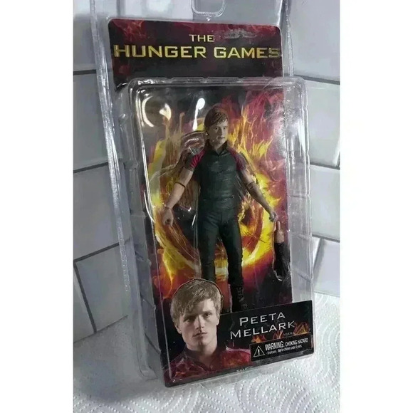 The Hunger Games Series 2 Peeta Mellark Action Figure by Neca Reel Toys New - Picture 3 of 8